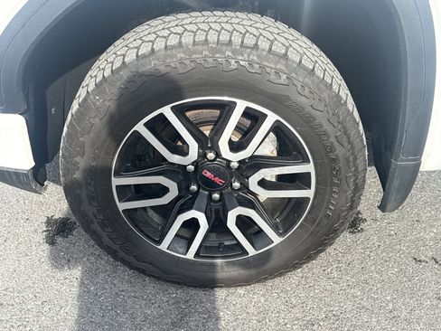 Used 2023 GMC Sierra 1500 AT4 image 10