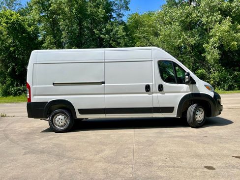 Used 2023 RAM ProMaster 2500 image 5