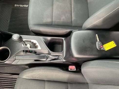 Used 2014 Toyota RAV4 XLE AWD/4WD image 21