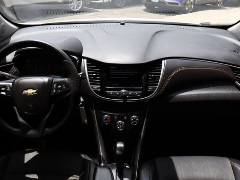 Used 2021 Chevrolet Trax LT AWD/4WD image 32