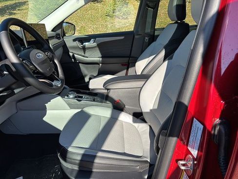 New 2026 Ford Escape PHEV image 10