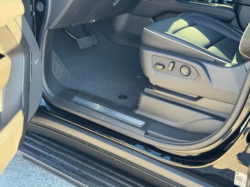 New 2026 GMC Yukon Elevation image 20