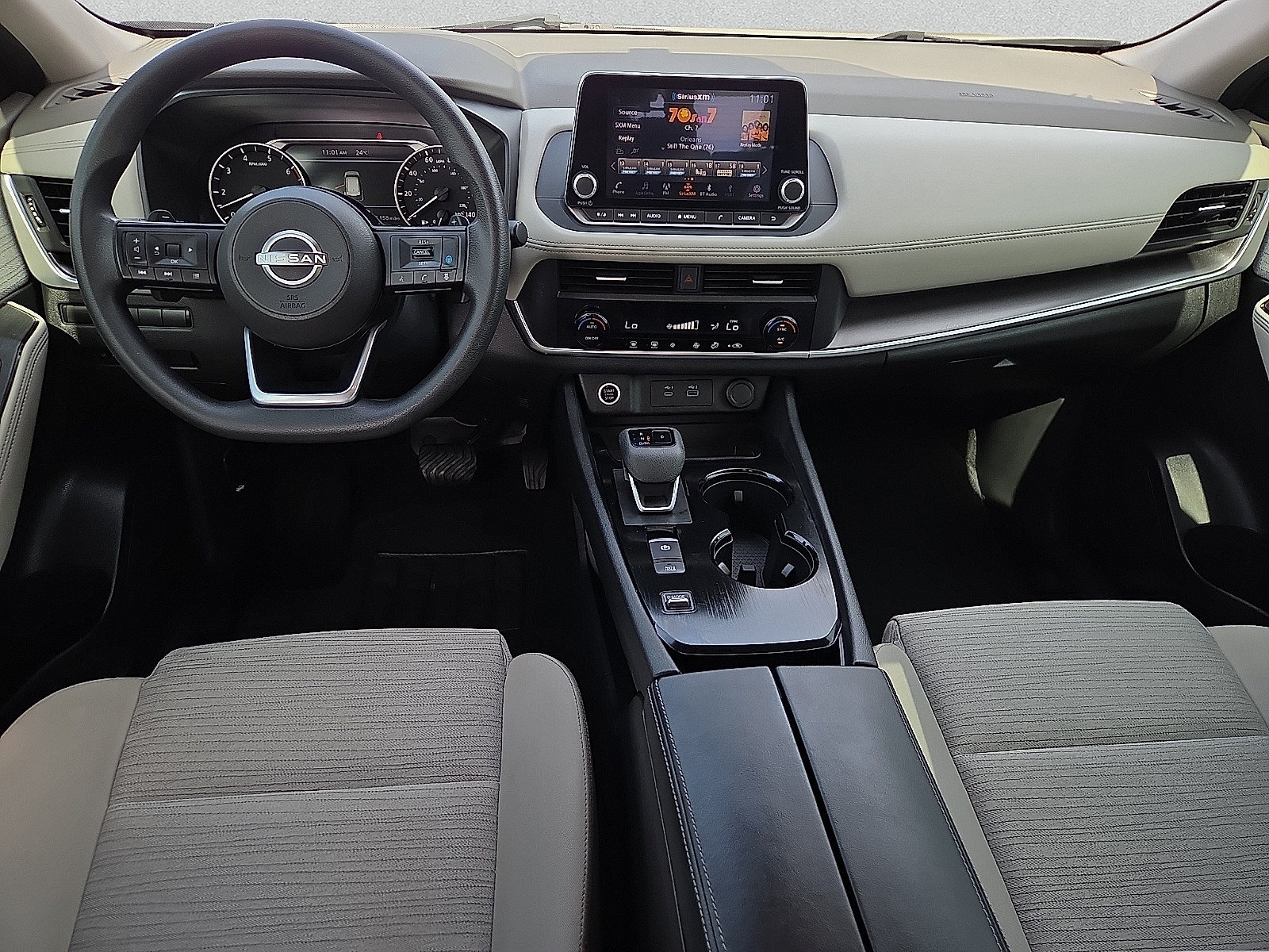 Used 2023 Nissan Rogue SV FWD image 11