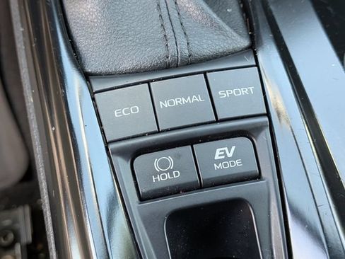 Used 2025 Toyota Camry SE FWD image 25