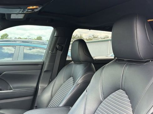 Used 2023 Toyota Highlander XSE AWD/4WD image 10
