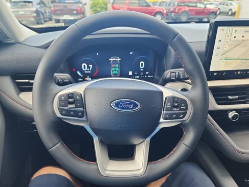 New 2025 Ford Explorer Active image 30