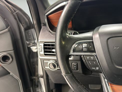 Used 2020 Lincoln Navigator L Reserve RWD image 13