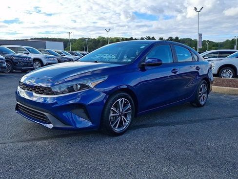 Used 2022 Kia Forte LXS w/ LXS Technology Package FWD image 3