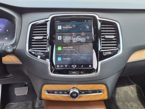 Certified 2025 Volvo XC90 B5 Plus image 11