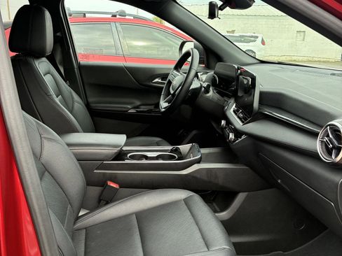 Used 2025 Chevrolet Equinox LT w/ Convenience Package II image 7