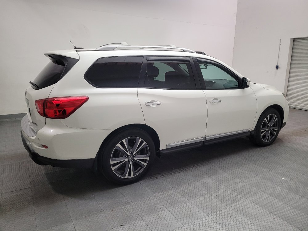 Used 2017 Nissan Pathfinder Platinum w/ Family Entertainment Package FWD image 10