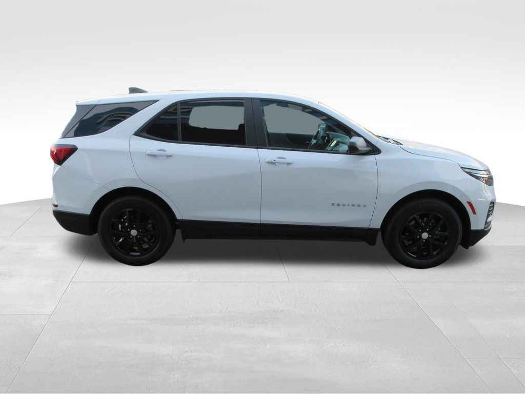 Used 2024 Chevrolet Equinox LS w/ LS Convenience Package FWD image 6