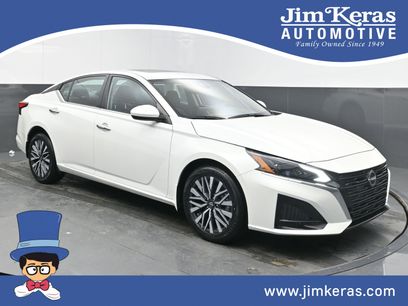 Used 2023 Nissan Altima 2.5 SV w/ SV Premium Package