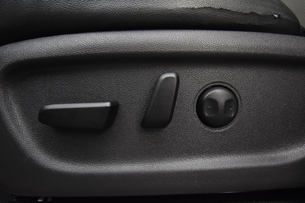 Used 2017 Kia Sedona LX w/ LX Essentials Premium Package FWD image 21