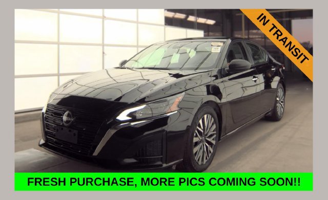 Used 2025 Nissan Altima 2.5 SV FWD image 1