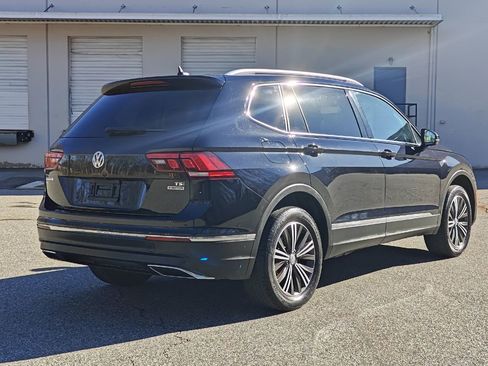Used 2018 Volkswagen Tiguan SEL image 3