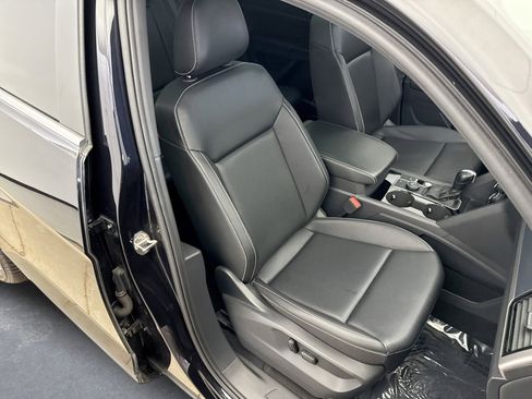 Used 2020 Volkswagen Atlas Cross Sport SEL image 16