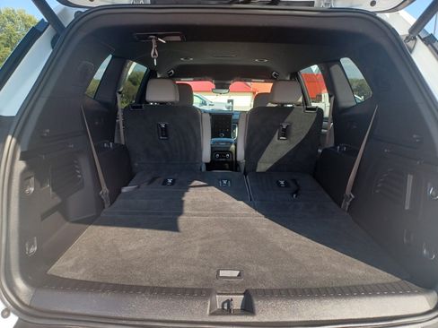 Used 2026 GMC Acadia AWD Elevation w/ Elevation Premium Package image 18