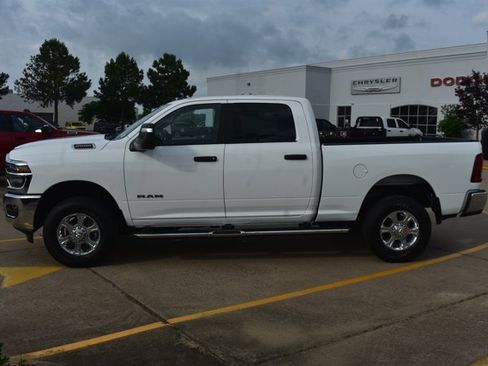 Used 2025 RAM 2500 Big Horn AWD/4WD image 10