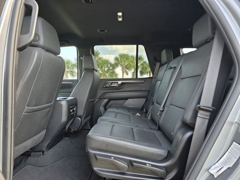 Used 2025 Chevrolet Tahoe Z71 AWD/4WD image 18