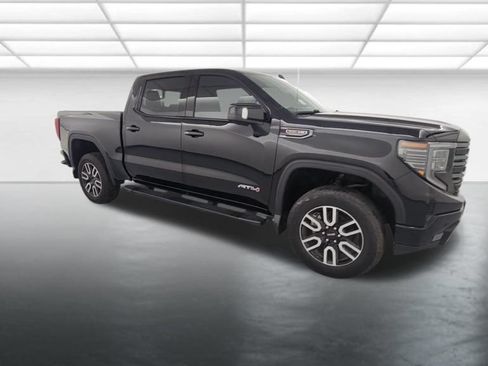 Used 2023 GMC Sierra 1500 AT4 w/ Technology Package AWD/4WD image 9