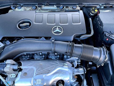 Used 2023 Mercedes-Benz CLA 250 image 32