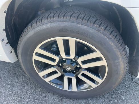 Used 2024 Toyota 4Runner Limited AWD/4WD image 4