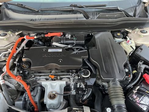 Used 2018 Honda Accord Hybrid image 13