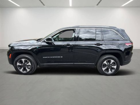 Used 2023 Jeep Grand Cherokee 4WD 4xe image 2