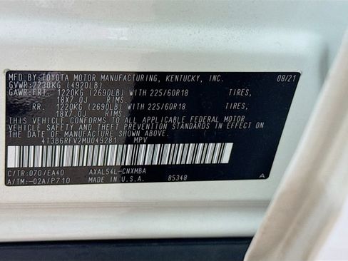 Certified 2021 Toyota RAV4 XLE Premium AWD/4WD image 32