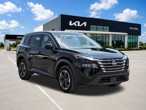 Used 2024 Nissan Rogue SV AWD/4WD image 3