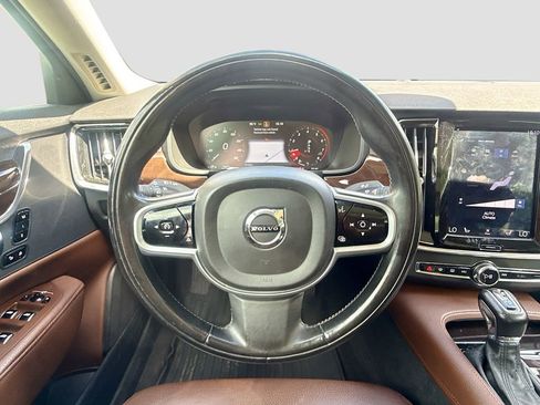 Used 2019 Volvo S90 T5 Momentum FWD image 12