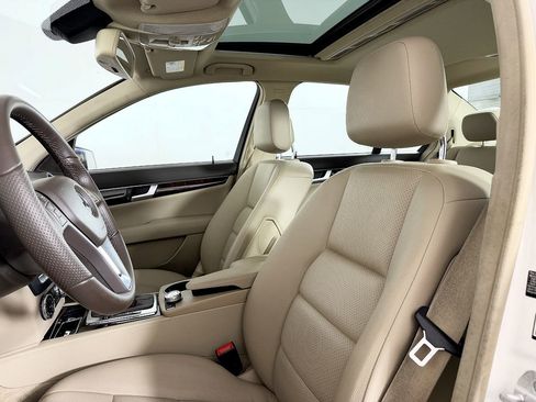 Used 2014 Mercedes-Benz C 300 4MATIC Sedan image 22