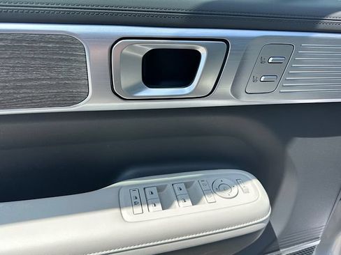 Used 2024 Hyundai Santa Fe Limited AWD/4WD image 16