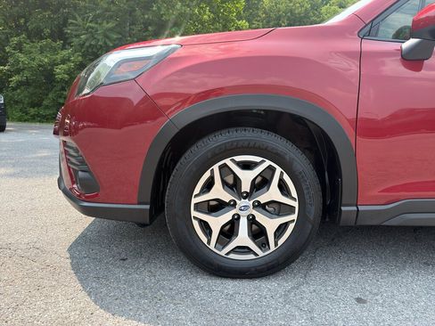 Used 2022 Subaru Forester Premium AWD/4WD image 9