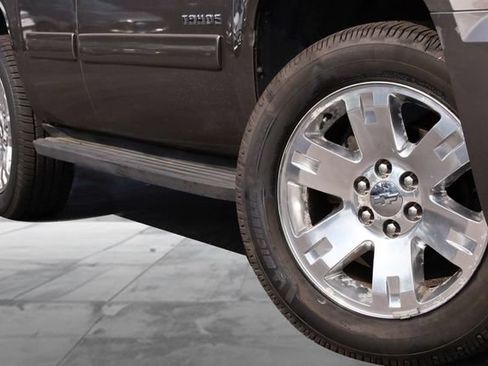 Used 2012 Chevrolet Tahoe LT w/ Luxury Package AWD/4WD image 3