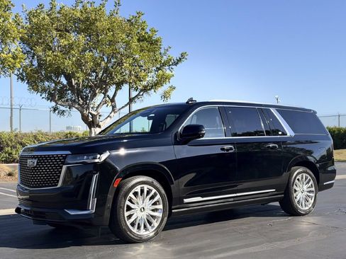 Used 2023 Cadillac Escalade ESV Premium Luxury w/ Performance Package AWD/4WD image 2