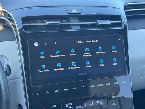 Used 2024 Hyundai Tucson Limited image 31