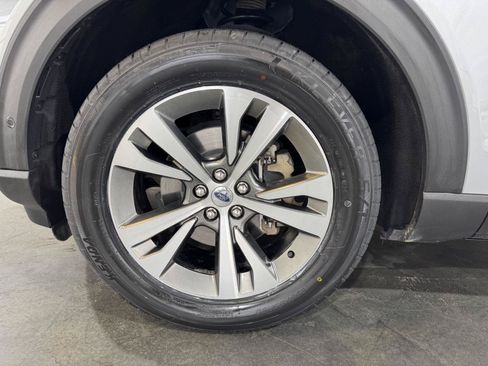 Used 2020 Ford Explorer Platinum w/ Premium Technology Package AWD/4WD image 10