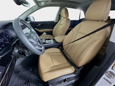 Used 2025 Audi Q8 Premium Plus AWD/4WD image 12