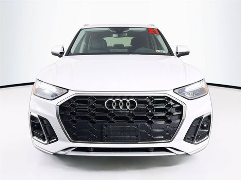 Used 2021 Audi Q5 e Premium Plus w/ Premium Plus Package AWD/4WD image 6