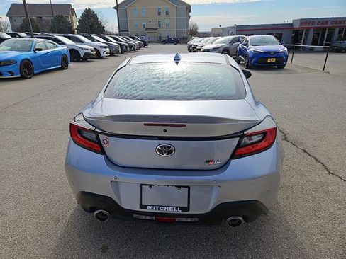 Used 2026 Toyota GR86 Premium image 4