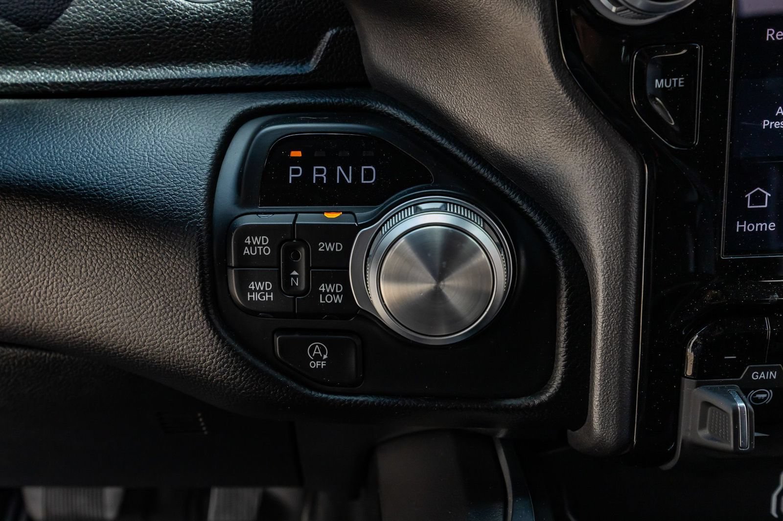 Used 2025 RAM 1500 Laramie AWD/4WD image 24