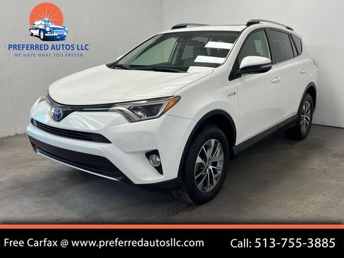 Used 2017 Toyota RAV4 XLE AWD/4WD image 1