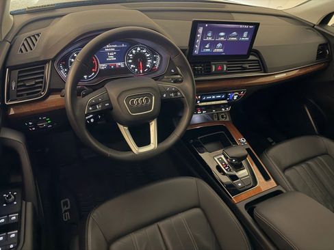 Used 2023 Audi Q5 2.0T Premium w/ Convenience Package AWD/4WD image 4