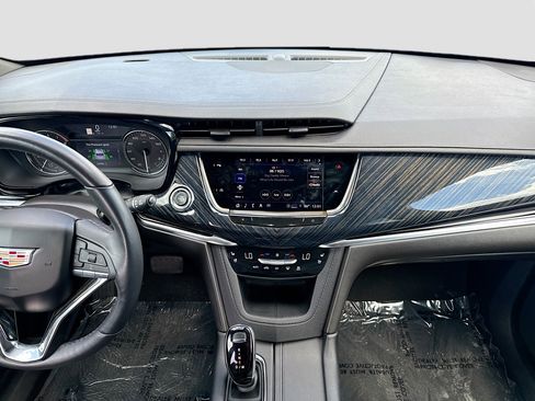 Used 2024 Cadillac XT6 Premium Luxury FWD image 20