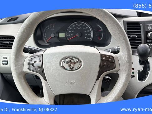 Used 2012 Toyota Sienna LE image 11