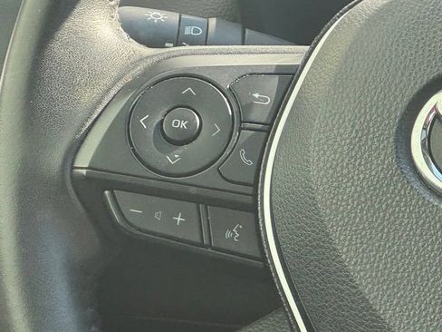 Used 2019 Toyota RAV4 Limited FWD image 17