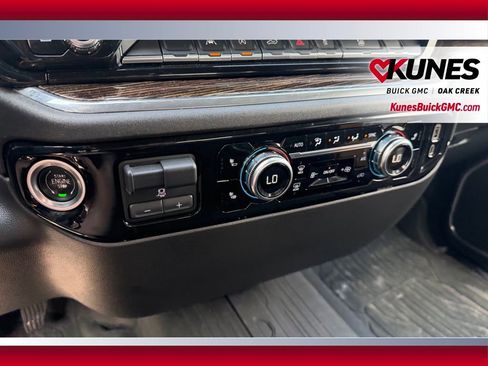 Used 2022 GMC Sierra 1500 Elevation w/ LPO, Elevation Black Package image 17