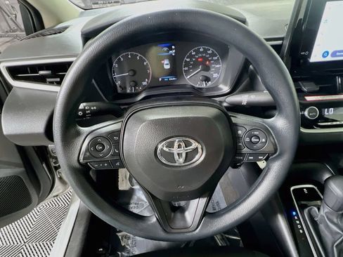 Certified 2025 Toyota Corolla LE FWD image 10